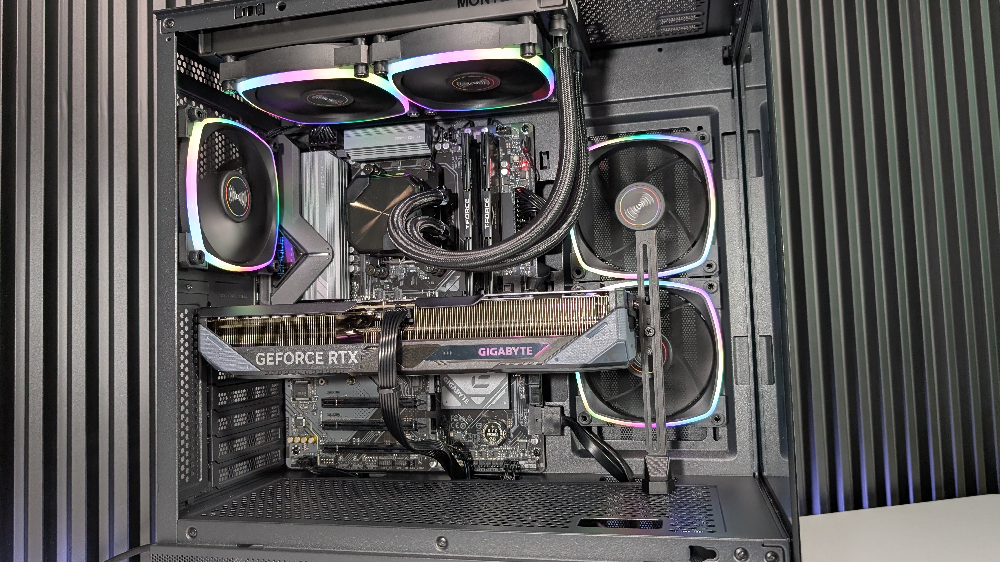 AMD Ryzen 7 7700 + RTX 5070 Gaming/Streaming PC