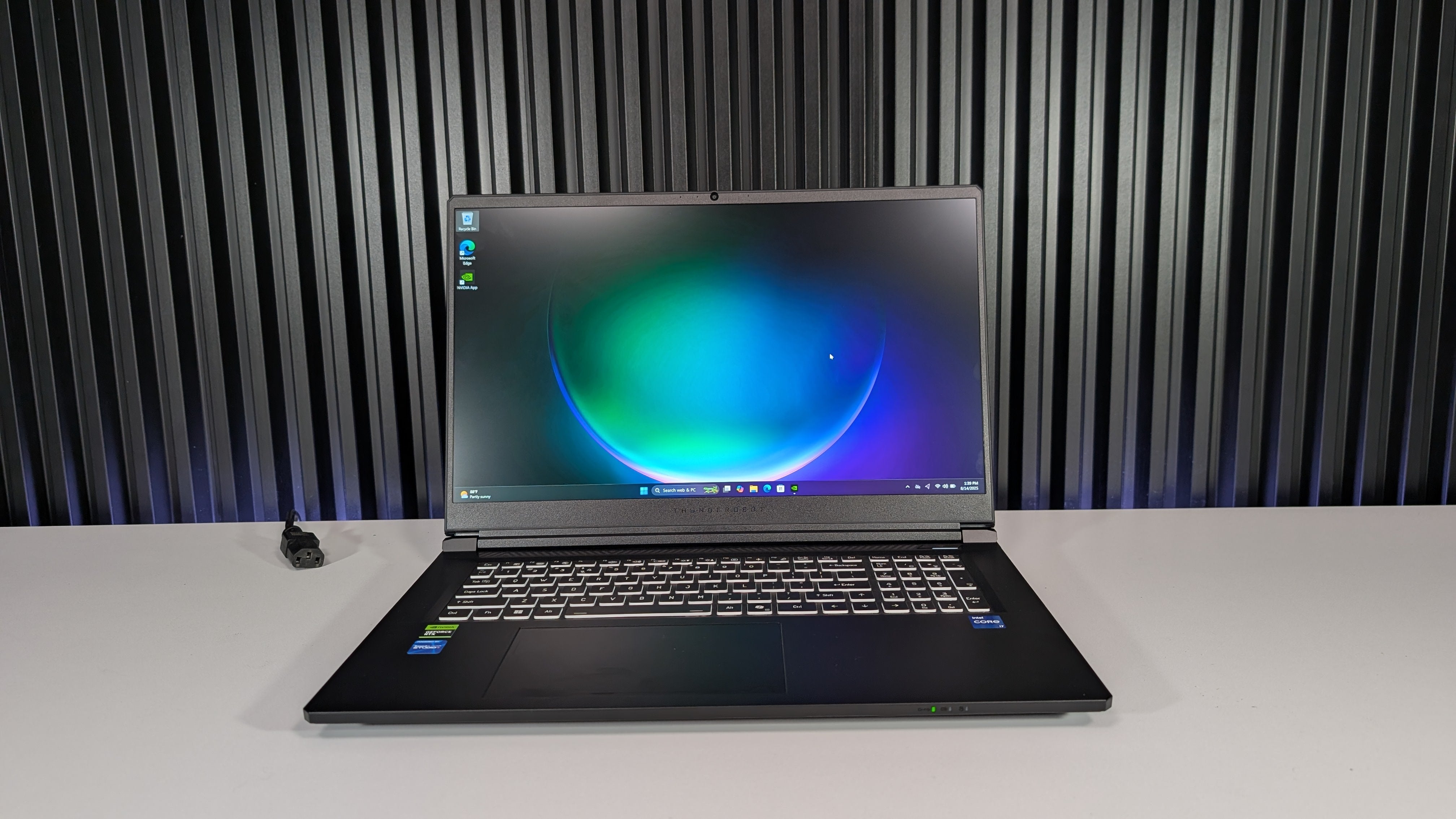 ThundeRobot Storm 17 Gaming Laptop - i7 13620H + RTX 5060