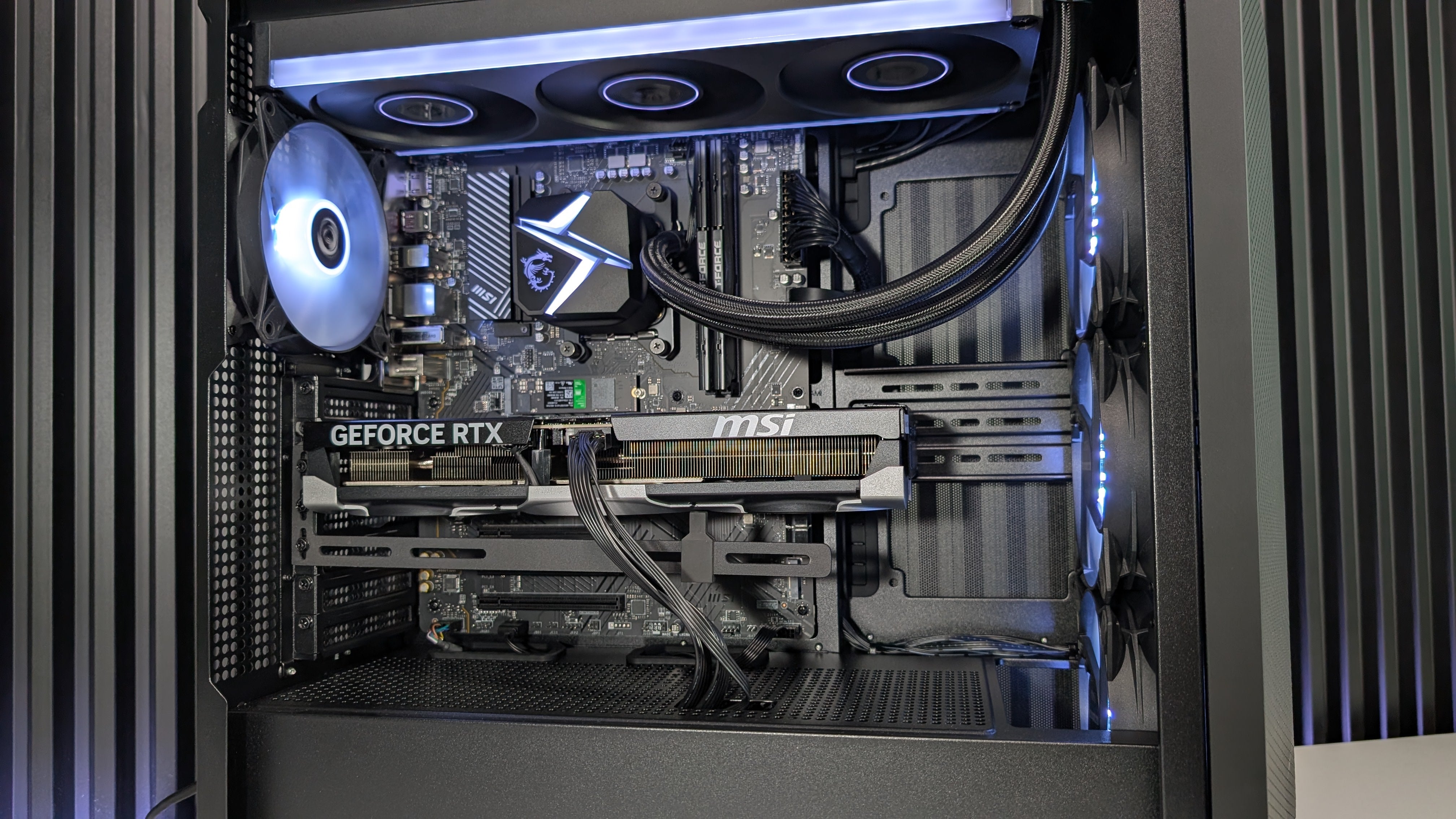 AMD Ryzen 9900X + RTX 5080 Gaming/Streaming PC