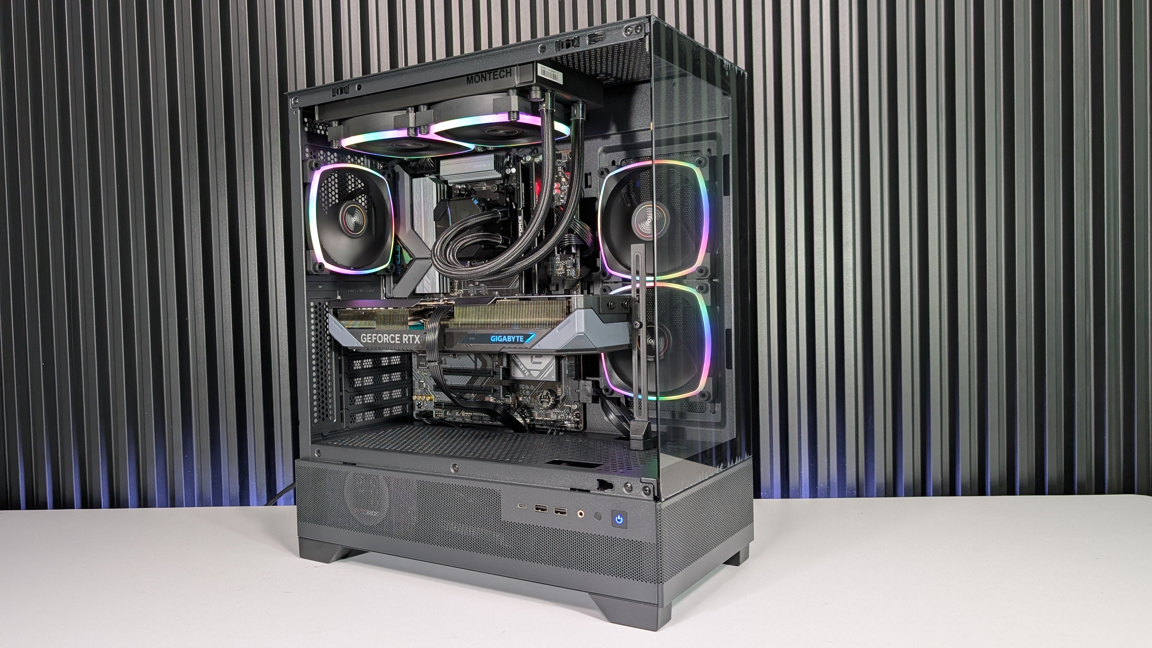 AMD Ryzen 7 7700 + RTX 5070 Gaming/Streaming PC